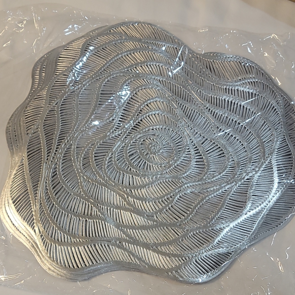 Qty: 6 Bridal Placemats
